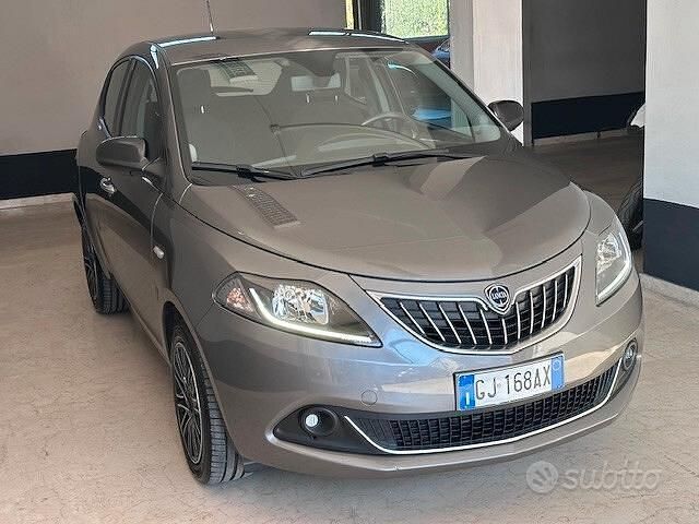 Grigio Usata 2022 Lancia Ypsilon S Due volumi | 10.900 € (Buon prezzo) - Immagine 1/4