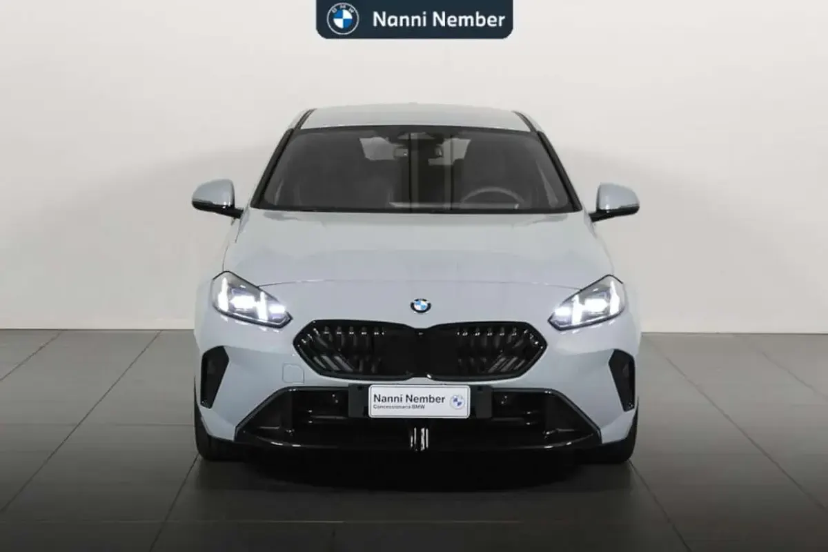 Nuova BMW 120 M Sport 163 CV (119 kW) 2026 Brooklyn grey metallic Utilitaria