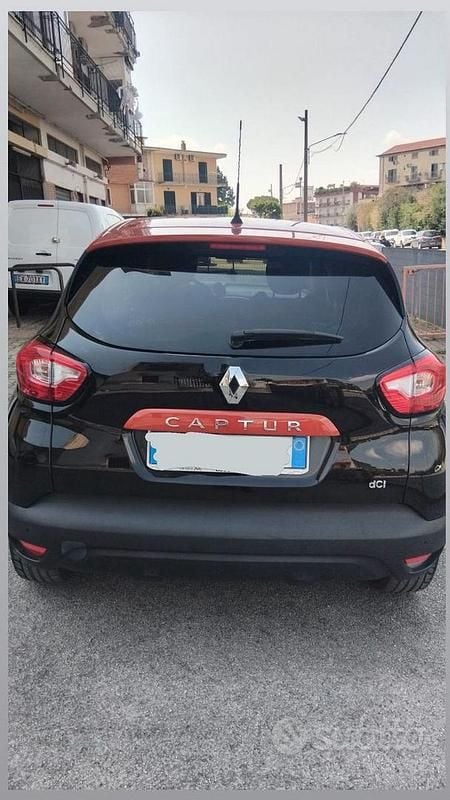 Usata Renault Captur 110 CV (80 kW) 2014 Nero SUV