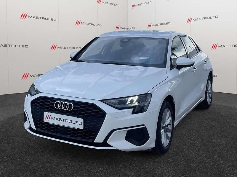 Bianco Usata 2022 Audi A3 Business Tre volumi | 22.900 € (Ottimo prezzo) - Immagine 1/4