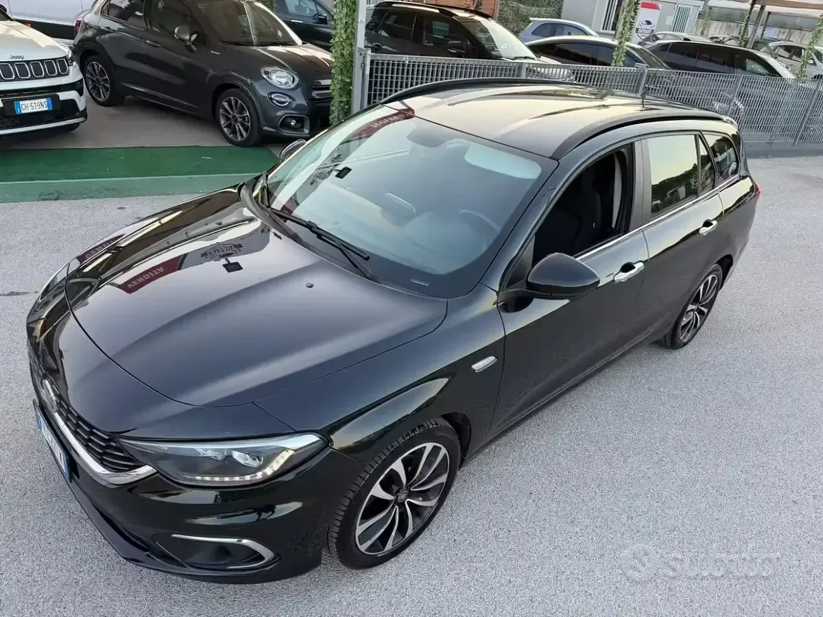 Usata Fiat Tipo Lounge 120 CV (88 kW) 2017 Nero Station wagon