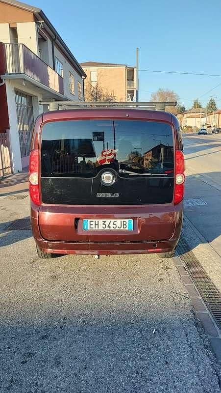 Usata Fiat Doblò Dynamic 135 CV (99 kW) 2011 Marrone Monovolume