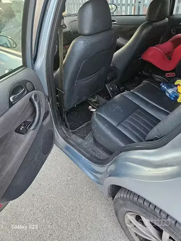 Usata Alfa Romeo 147 140 CV (102 kW) 2003 Bluazzurro Utilitaria