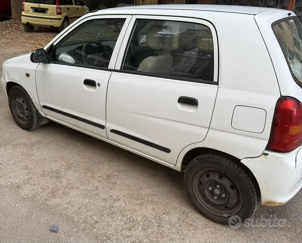 Usata Suzuki Alto 63 CV (46 kW) 2004 Bianco Utilitaria