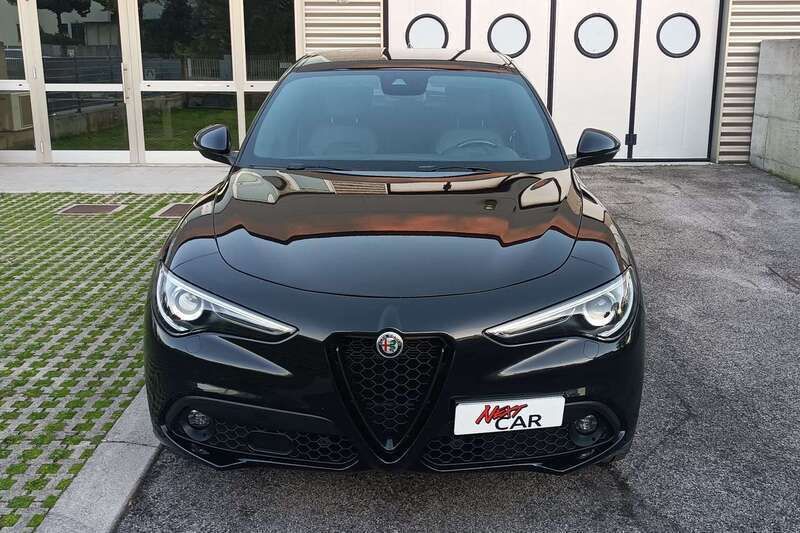 Usata Alfa Romeo Stelvio Veloce 209 CV (153 kW) 2021 Nero SUV