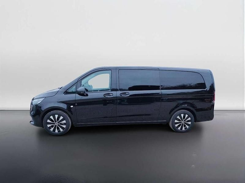Usata Mercedes Vito 190 CV (139 kW) 2025 Obsidianschwarz metallic Furgone