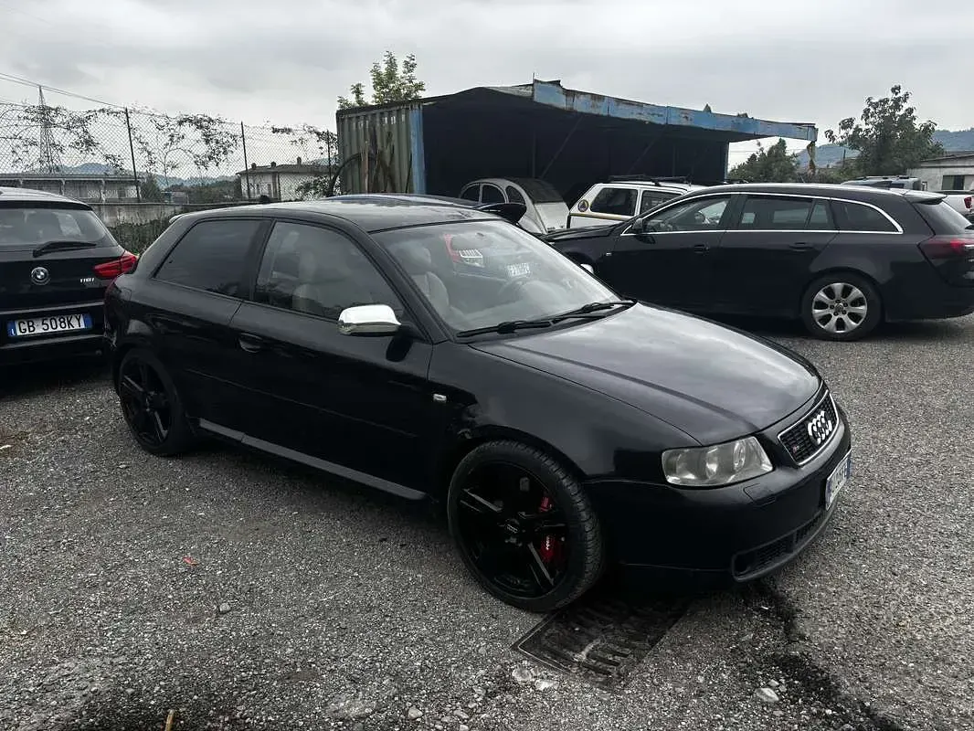 Usata Audi S3 210 CV (154 kW) 2000 Nero Utilitaria