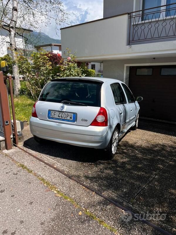 Usata Renault Clio II 82 CV (60 kW) 2003 Grigio Utilitaria