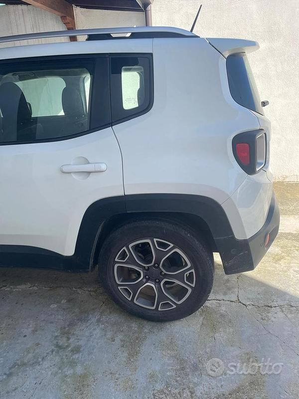 Usata Jeep Renegade 120 CV (88 kW) 2015 Bianco SUV