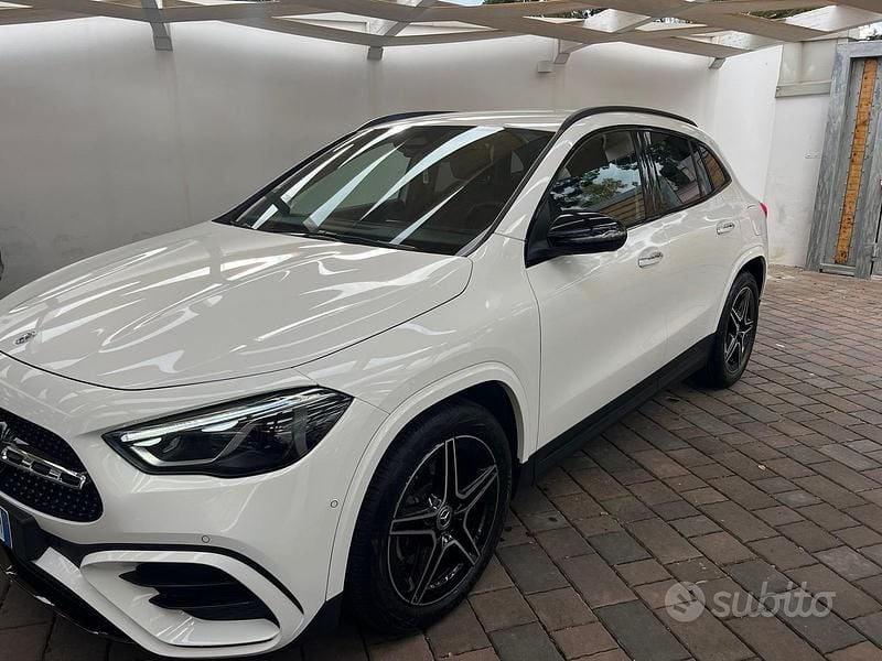 Bianco Usata 2024 Mercedes GLA200 AMG Line Premium SUV | 36.000 € (Super prezzo) - Immagine 1/4