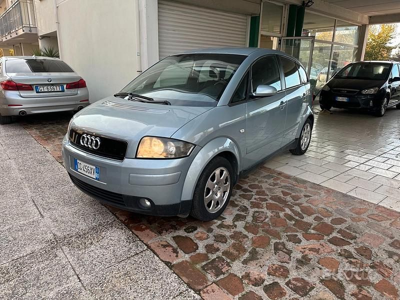 Usata Audi A2 Comfort 110 CV (80 kW) 2003 Grigio Utilitaria