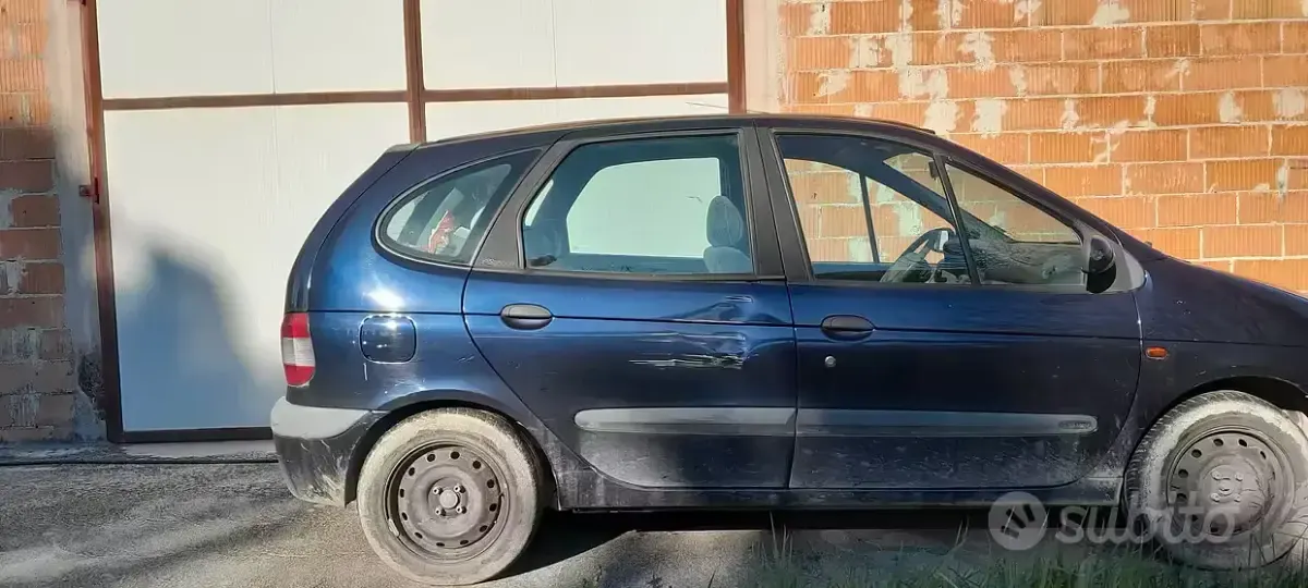 Usata Renault Mégane II 107 CV (78 kW) 2004 Blu Berlina