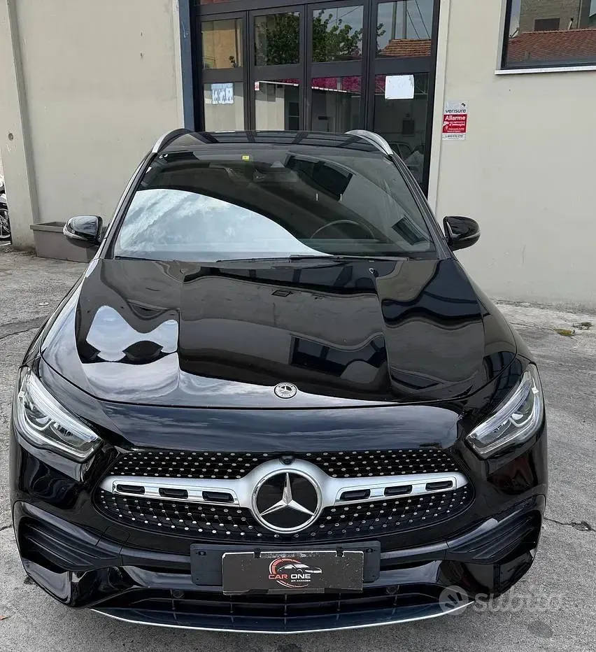 Usata Mercedes GLA180 Premium 116 CV (85 kW) 2021 Nero SUV