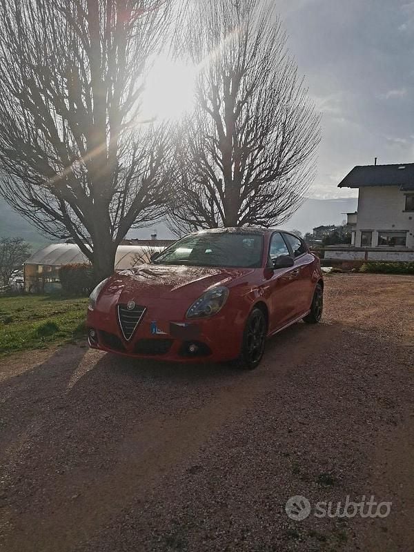 Usata Alfa Romeo Giulietta Sprint 105 CV (77 kW) 2014 Rosso Utilitaria