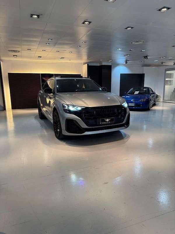 Usata Audi Q8 Ambiente 286 CV (210 kW) 2024 Grigio SUV