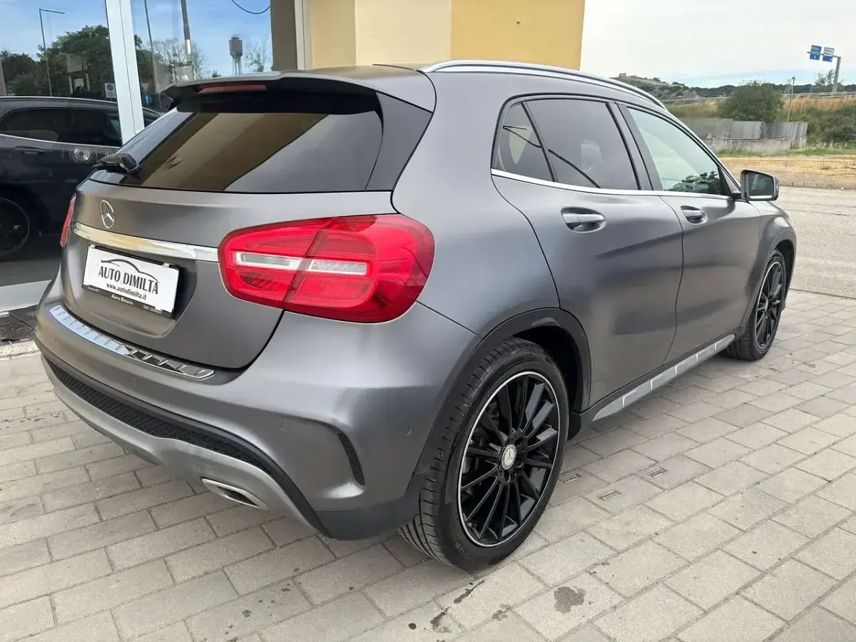 Usata Mercedes GLA200 Premium 136 CV (100 kW) 2015 Grigio SUV