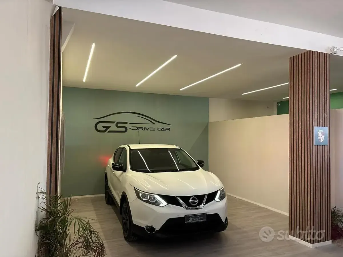 Usata Nissan Qashqai Tekna 131 CV (96 kW) 2014 Bianco SUV