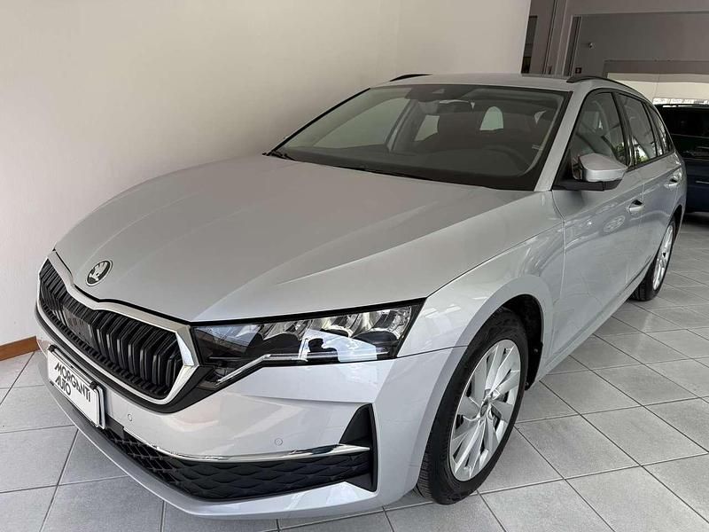 Usata Skoda Octavia Executive 150 CV (110 kW) 2025 Argento Station wagon