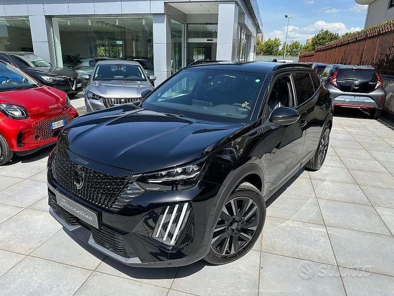 Nouvelle Peugeot 2008 GT 136 ch (100 kW) 2025 Vari colori SUV