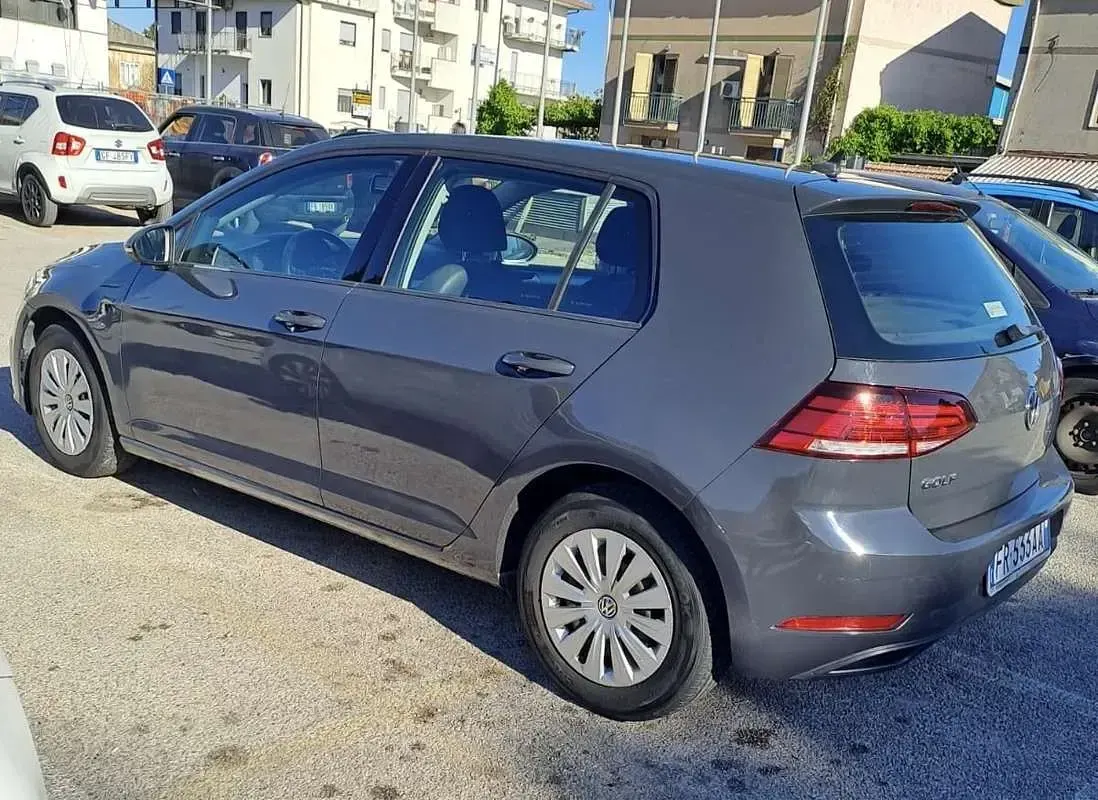 Usata VW Golf VII 116 CV (85 kW) 2018 Grigio Berlina