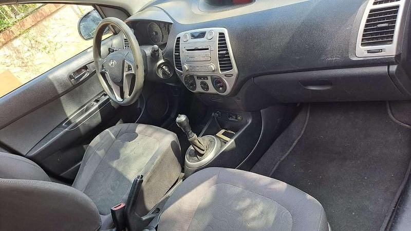 Usata Hyundai i20 Comfort 77 CV (56 kW) 2009 Blu/azzurro Utilitaria