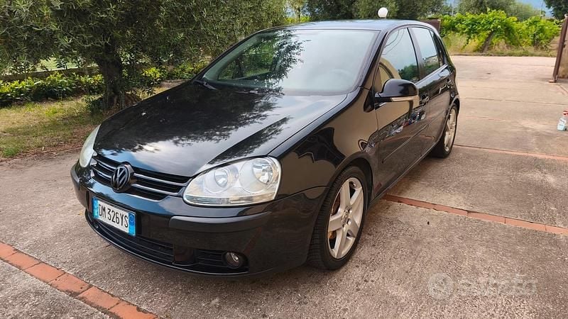Nero Usata 2008 VW Golf Tre volumi | 3300 € (Buon prezzo) - Immagine 1/4