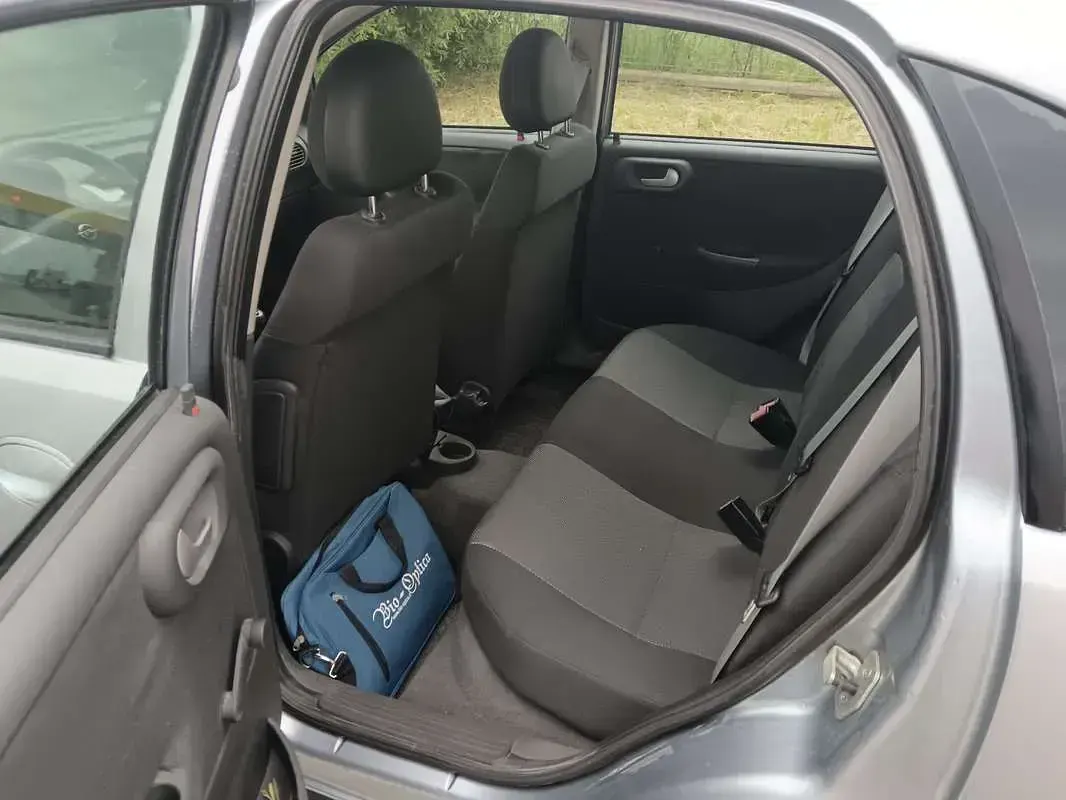 Usata Opel Corsa 101 CV (74 kW) 2006 Grigio Utilitaria