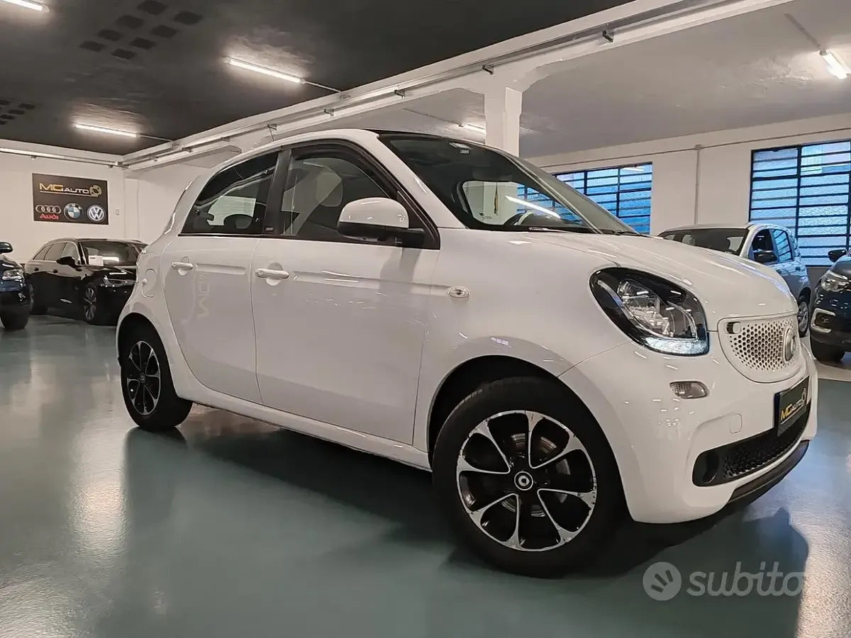 Usata Smart ForFour Prime 71 CV (52 kW) 2015 Bianco Utilitaria