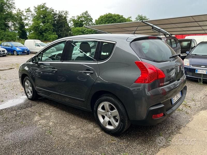 Usata Peugeot 3008 Business-Line 110 CV (80 kW) 2010 Grigio Station wagon
