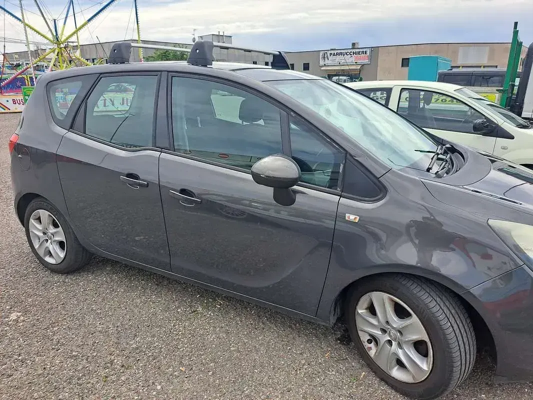 Usata Opel Meriva 120 CV (88 kW) 2015 Monovolume