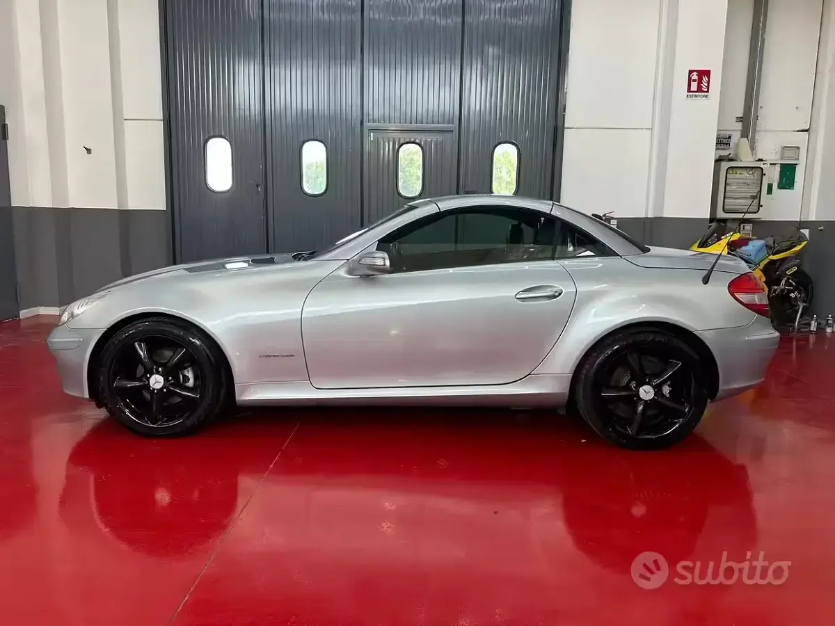 Usata Mercedes SLK200 163 CV (119 kW) 2005 Grigio Cabrio