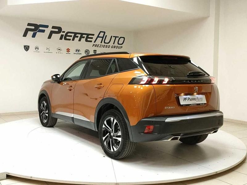 Usata Peugeot 2008 Allure 131 CV (96 kW) 2020 Orange fusion SUV