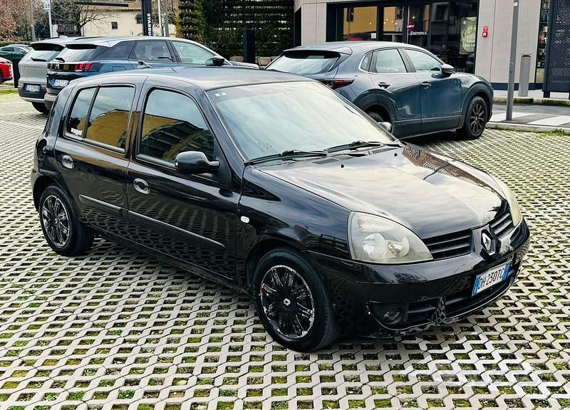 Usata Renault Clio II 68 CV (50 kW) 2007 Berlina