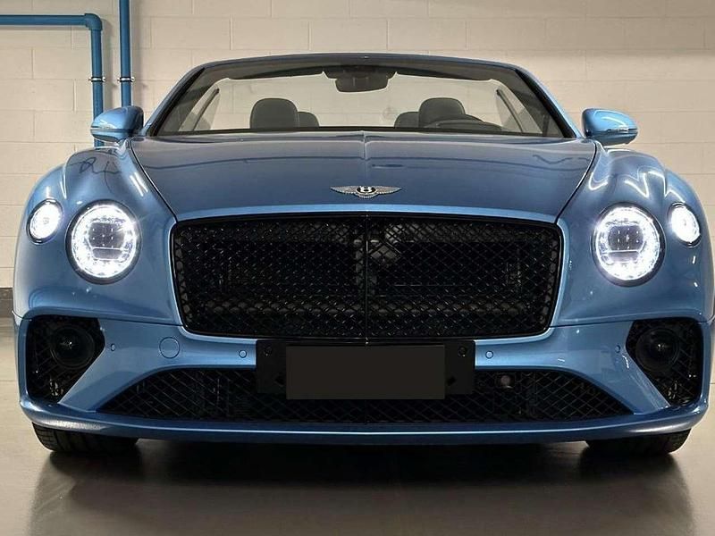 Usata Bentley Continental GT Convertible 549 CV (403 kW) 2022 Blu/azzurro Cabrio