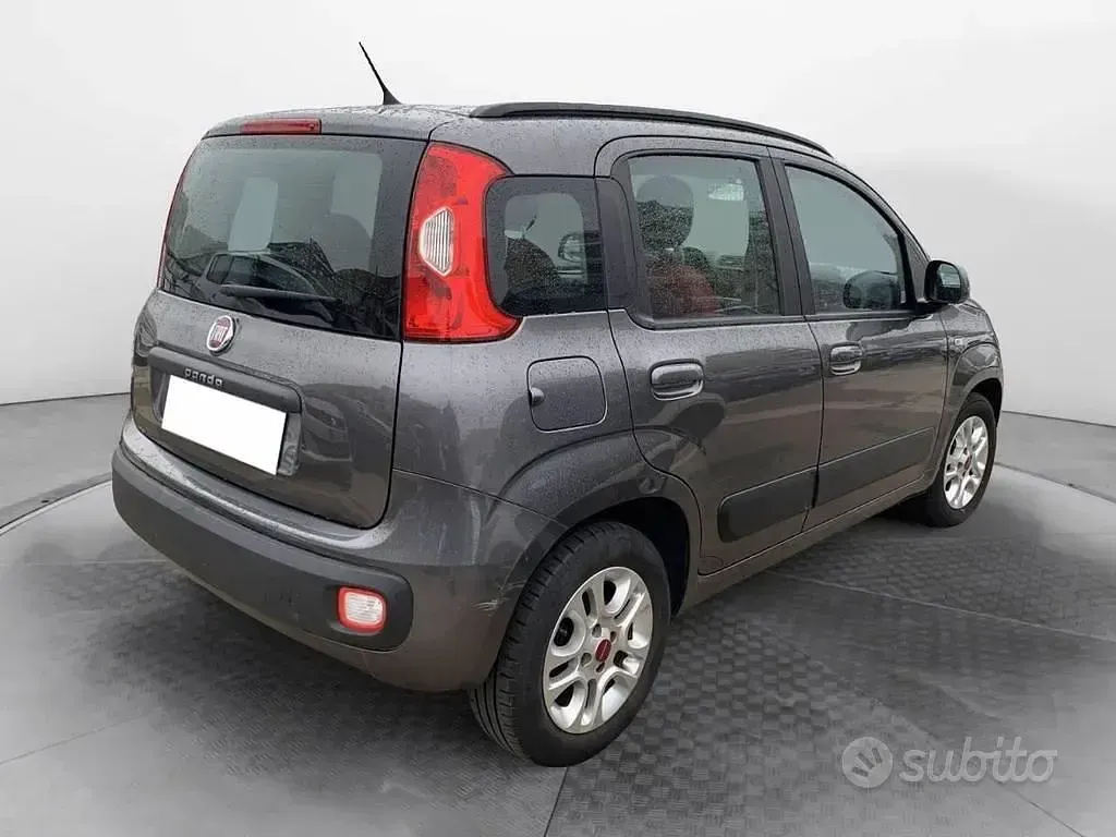 Usata Fiat Panda Lounge 69 CV (50 kW) 2017 Grigio scuro Utilitaria
