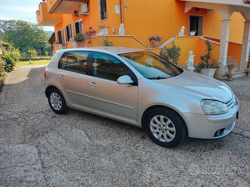 Usata VW Golf V 2004 Grigio Utilitaria