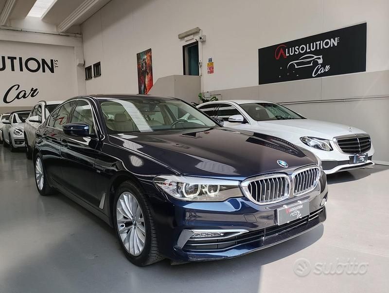 Usata BMW 520 Luxury Line 190 CV (139 kW) 2017 Blu Berlina