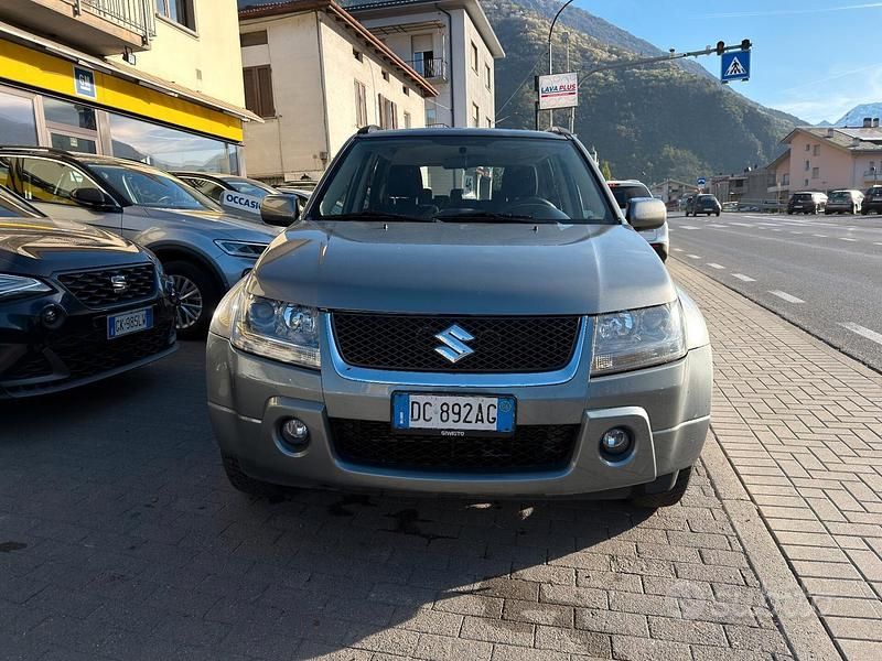 Usata Suzuki Vitara 130 CV (95 kW) 2006 Grigio SUV
