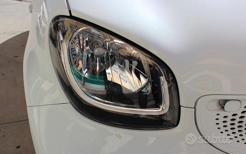Usata Smart ForFour Passion 90 CV (66 kW) 2017 Bianco Utilitaria