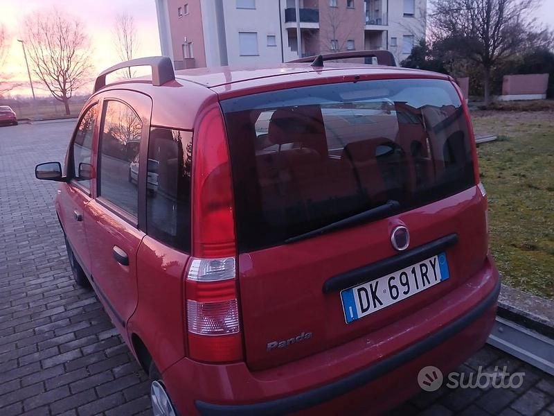 Usata Fiat Panda 77 CV (56 kW) 2007 Rosso Utilitaria