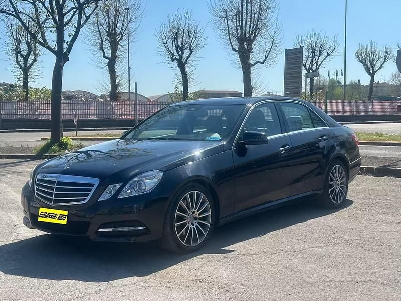 Usata Mercedes E350 Elegance 231 CV (169 kW) 2011 Nero Berlina