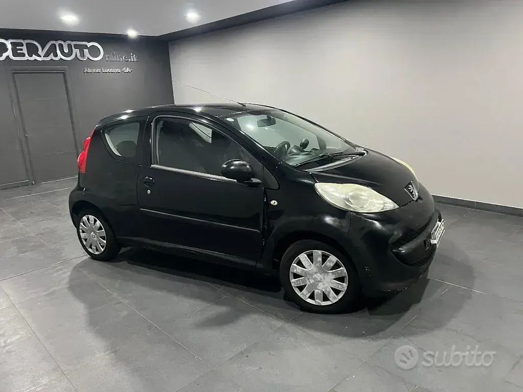 Usata Peugeot 107 68 CV (50 kW) 2006 Nero Utilitaria