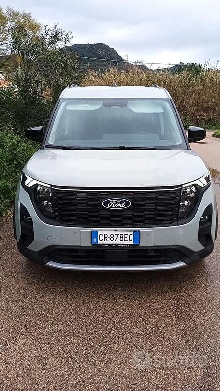 Usata Ford Tourneo Courier Active 125 CV (91 kW) 2024 Grigio Monovolume