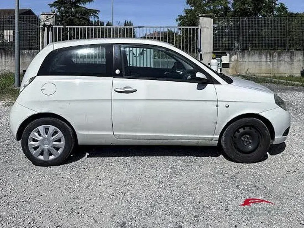 Usata Lancia Ypsilon 77 CV (56 kW) 2009 Bianco Utilitaria