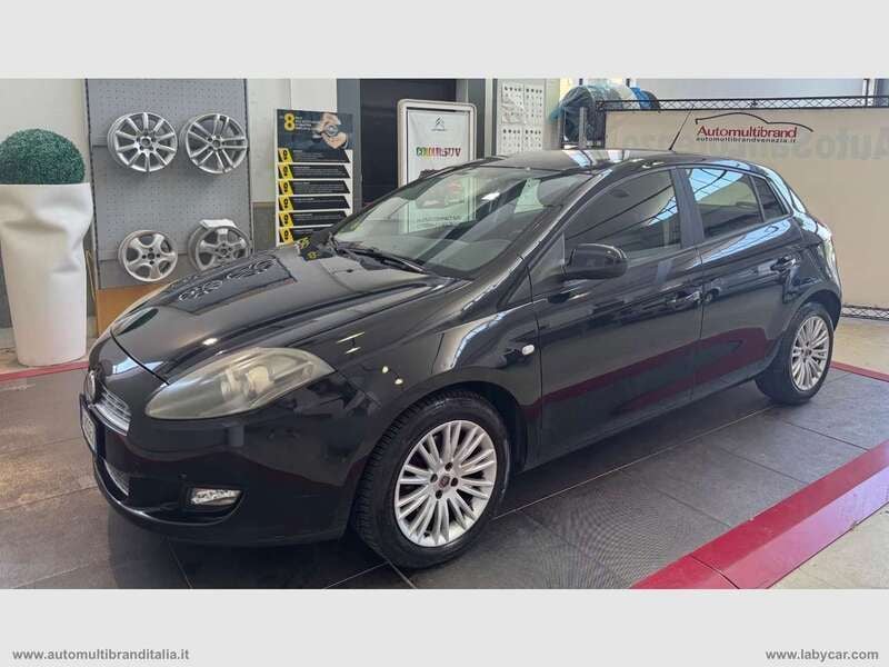 Nero Usata 2011 Fiat Bravo Emotion Due volumi | 3390 € (Buon prezzo) - Immagine 1/4