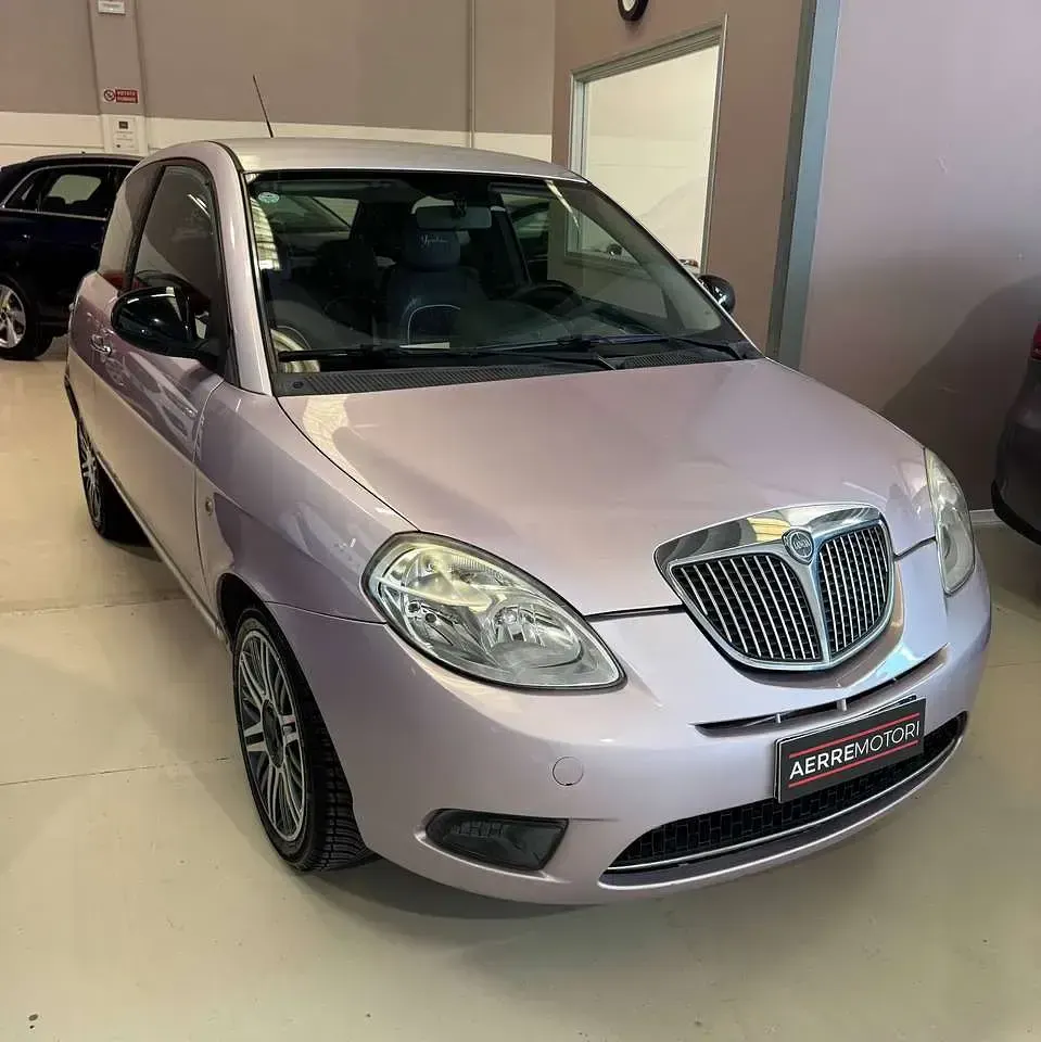 Usata Lancia Ypsilon Platinum 69 CV (50 kW) 2010 Lilla Utilitaria