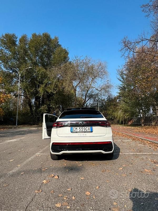 Usata VW Taigo R-line 110 CV (80 kW) 2023 Bianco SUV