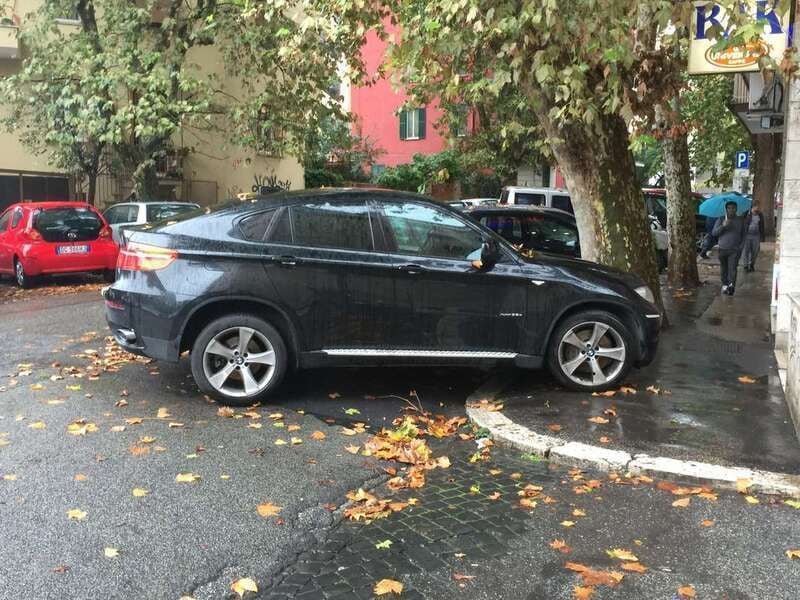 Nero Usata 2009 BMW X6 SUV | 13.900 € (Ottimo prezzo) - Immagine 1/4