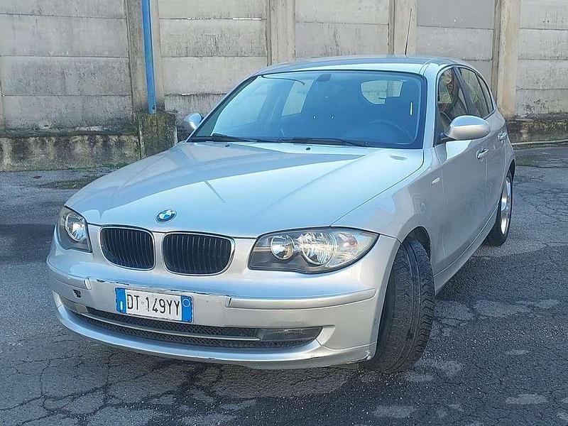 Usata BMW 118 143 CV (105 kW) 2009 Argento Utilitaria