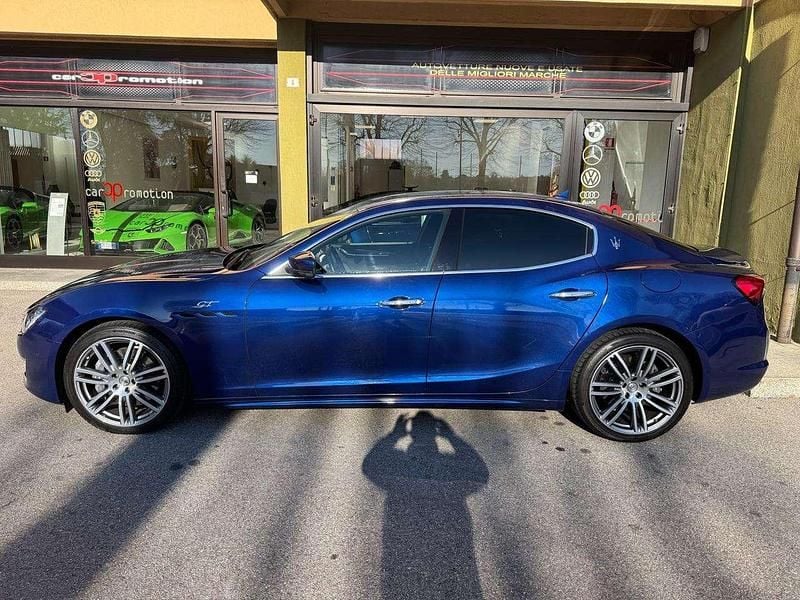 Usata Maserati Ghibli GT 330 CV (242 kW) 2022 Blu Berlina